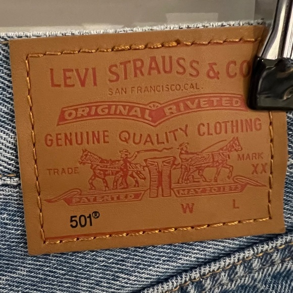 Levi’s 501 Ripped Jeans - Picture 6 of 8